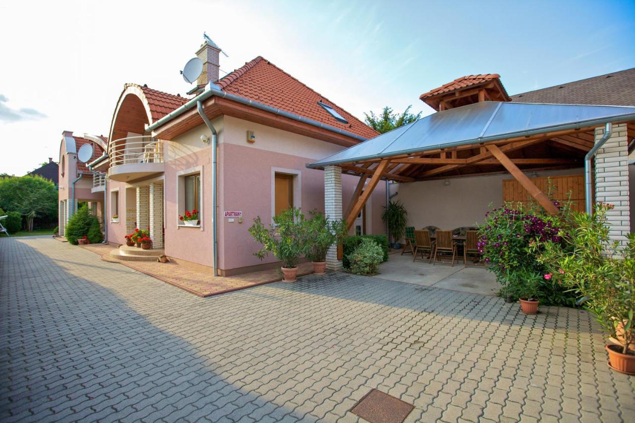 Aranyapartman Hajduszoboszlo Ngoại thất bức ảnh