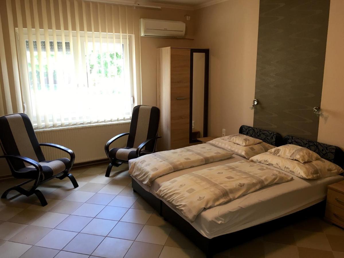 Aranyapartman Hajduszoboszlo Ngoại thất bức ảnh